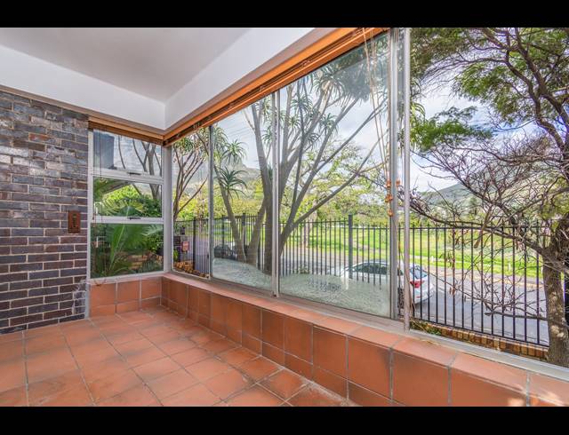 1 BEDROOM APARTMENT FOR SALE IN ORANJEZICHT